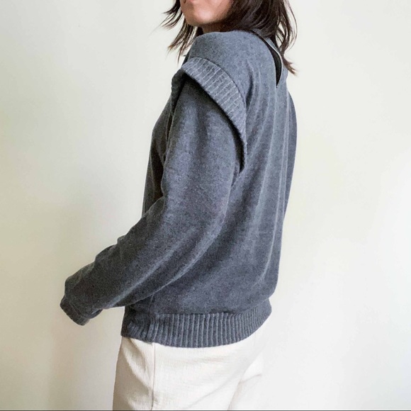 NWT ultra soft zipper slit neck sweater in Grey - Picture 6 of 11